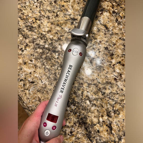 Beachwaver pro 1.25 curling iron - Picture 7 of 7